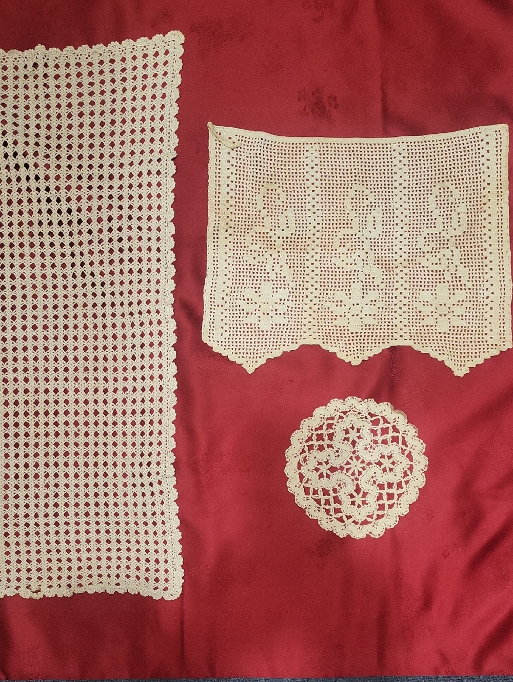 Vtg Handmade Crochet Doilies and Runner Set